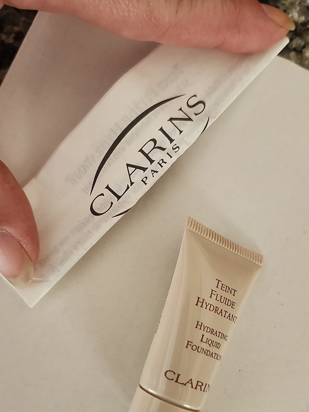 Clarins Teint Fluide Hydratant Hydrating Liquid Foundation -Sunlit Beige